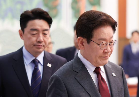 비상경제점검회의 참석하는 이재명 대통령