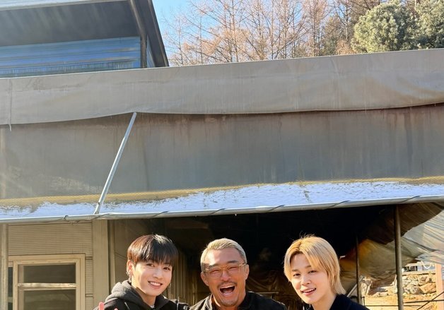 추성훈, BTS 지민·정국에게 귀 청소 받았다 "특별한 시간"