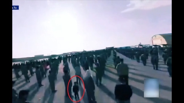 "어린이 인간방패까지"…탄약상자로 관 만들었다는 이란의 결기