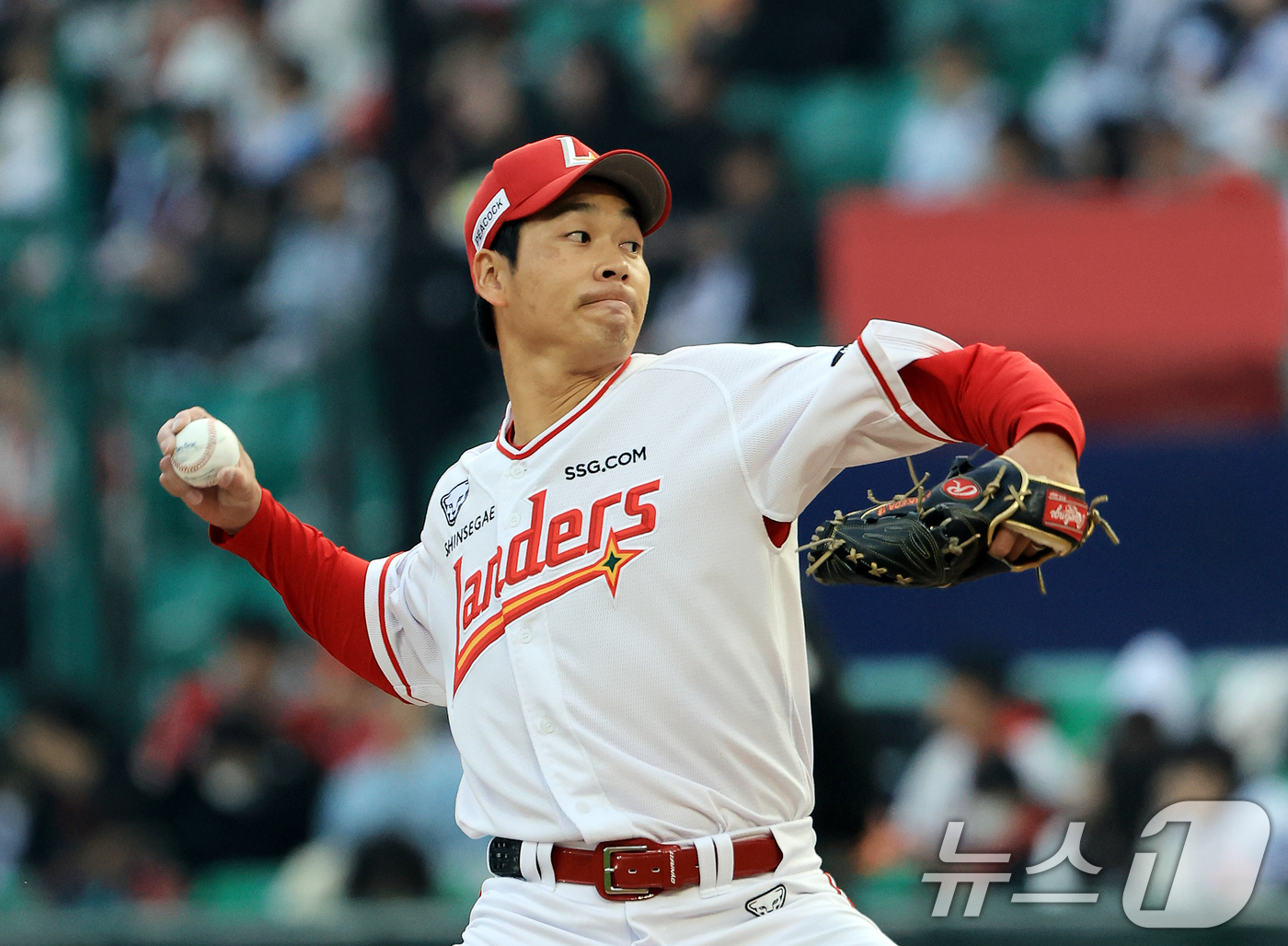 (인천=뉴스1) 이호윤 기자 = 1일 인천 미추홀구 문학야구장에서 열린 '2026 신한 SOL KBO리그' 키움 히어로즈와 SSG 랜더스의 경기, SSG 랜더스 선발투수 타케다가 …