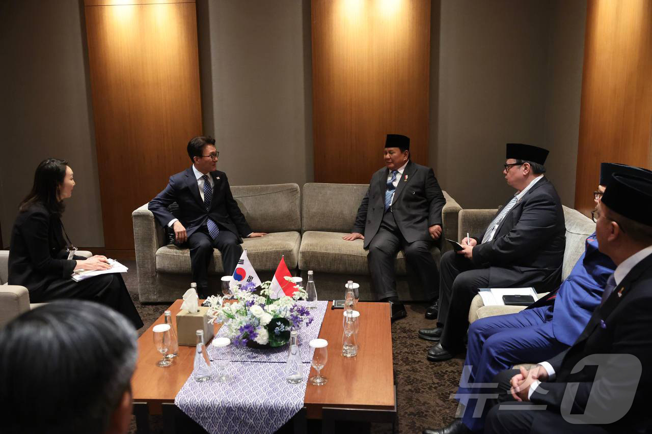 (서울=뉴스1) = 김민석 국무총리가 1일 서울 중구 신라호텔에서 프라보워 수비안토 인도네시아 대통령과 면담하고 있다. (총리실 제공. 재판매 및 DB 금지) 2026.4.1/뉴스 …