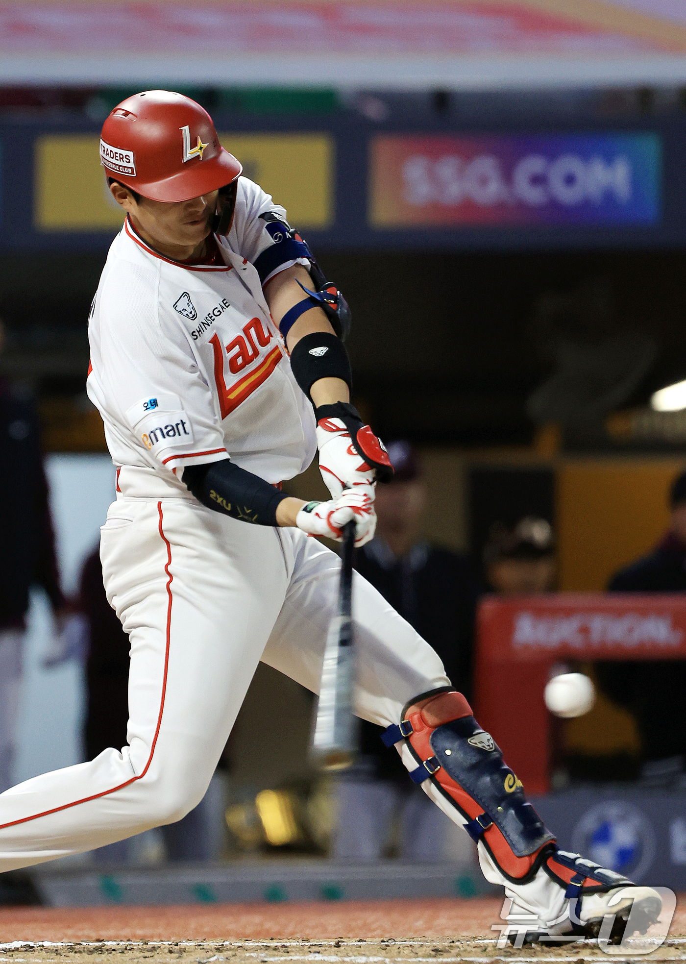 (인천=뉴스1) 이호윤 기자 = 1일 인천 미추홀구 문학야구장에서 열린 '2026 신한 SOL KBO리그' 키움 히어로즈와 SSG 랜더스의 경기, SSG 랜더스 조형우가 2회말 2 …