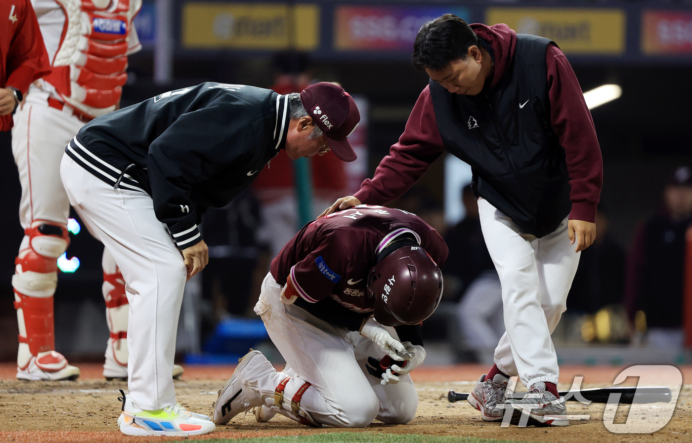 (인천=뉴스1) 이호윤 기자 = 1일 인천 미추홀구 문학야구장에서 열린 '2026 신한 SOL KBO리그' 키움 히어로즈와 SSG 랜더스의 경기, 키움 히어로즈 어준서가 5회초 2 …
