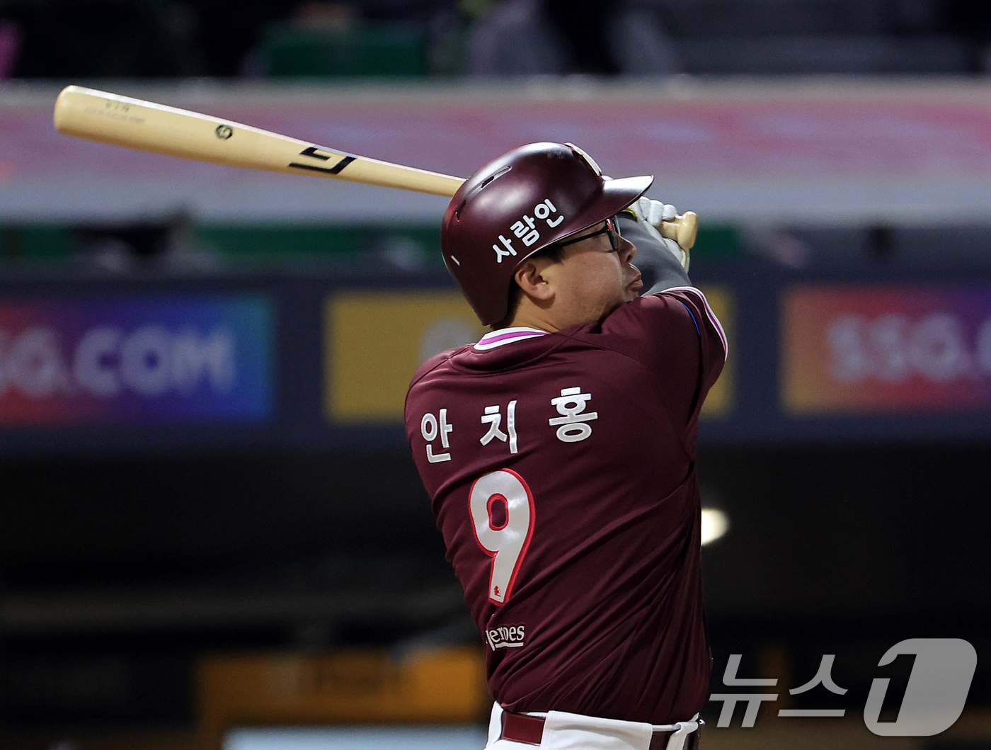 (인천=뉴스1) 이호윤 기자 = 1일 인천 미추홀구 문학야구장에서 열린 '2026 신한 SOL KBO리그' 키움 히어로즈와 SSG 랜더스의 경기, 키움 히어로즈 안치홍이 6회초 2 …