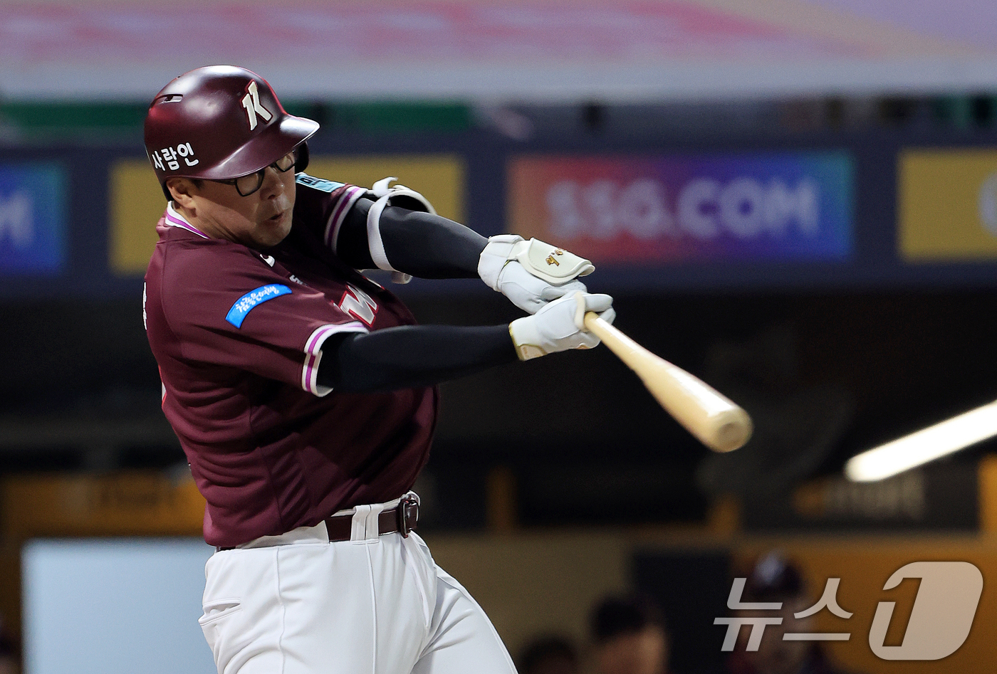 (인천=뉴스1) 이호윤 기자 = 1일 인천 미추홀구 문학야구장에서 열린 '2026 신한 SOL KBO리그' 키움 히어로즈와 SSG 랜더스의 경기, 키움 히어로즈 안치홍이 6회초 2 …