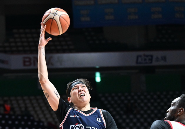 프로농구 KCC, SK에 81-79 신승…6강 PO 진출 성큼