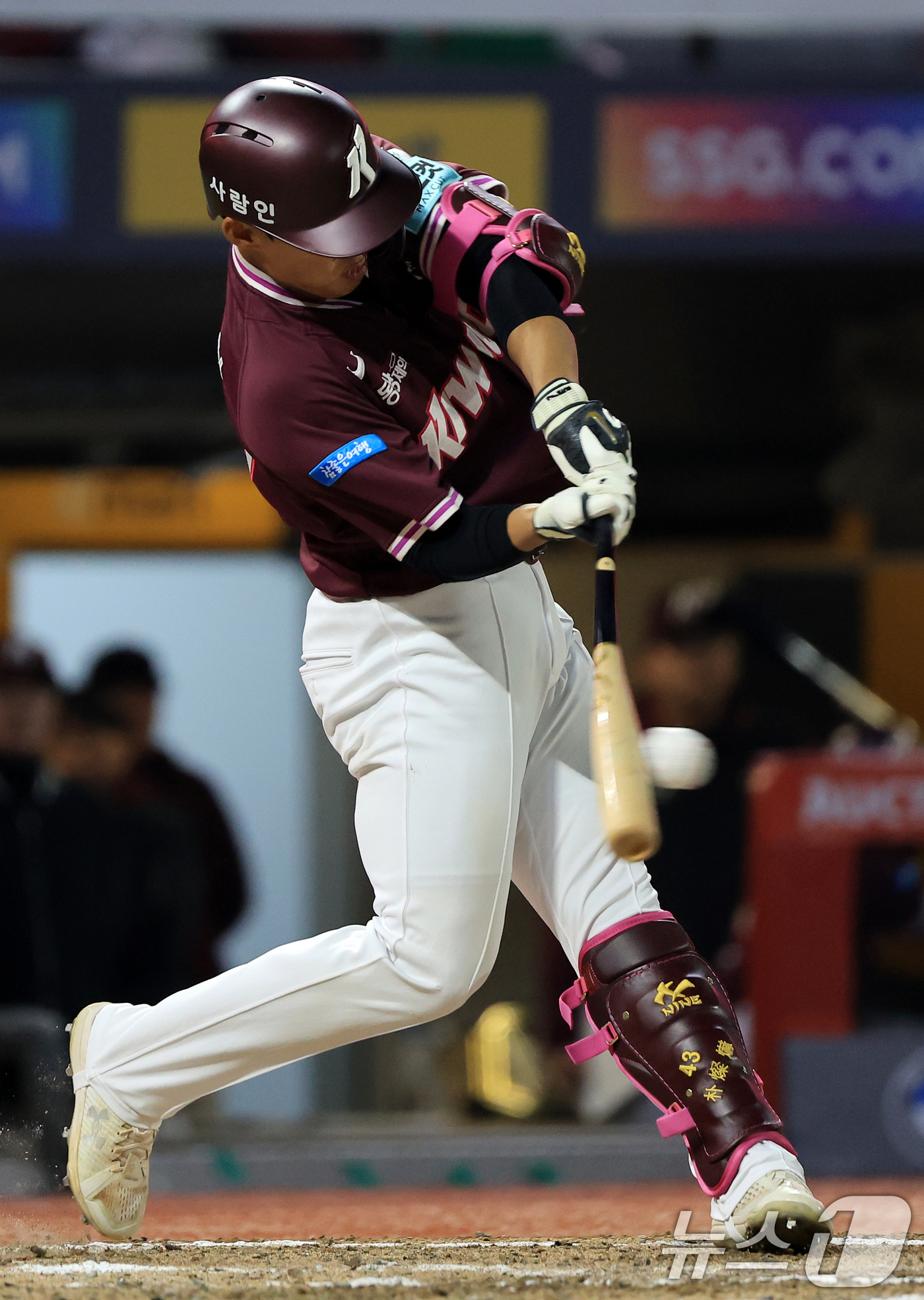 (인천=뉴스1) 이호윤 기자 = 1일 인천 미추홀구 문학야구장에서 열린 '2026 신한 SOL KBO리그' 키움 히어로즈와 SSG 랜더스의 경기, 키움 히어로즈 박찬혁이 9회초 선 …