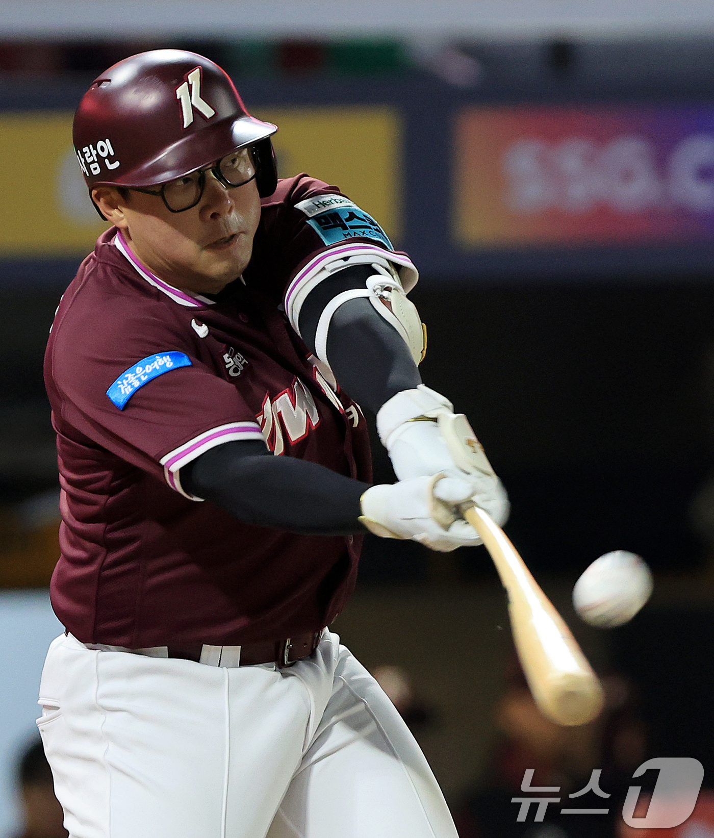 (인천=뉴스1) 이호윤 기자 = 1일 인천 미추홀구 문학야구장에서 열린 '2026 신한 SOL KBO리그' 키움 히어로즈와 SSG 랜더스의 경기, 키움 히어로즈 안치홍이 9회초 2 …