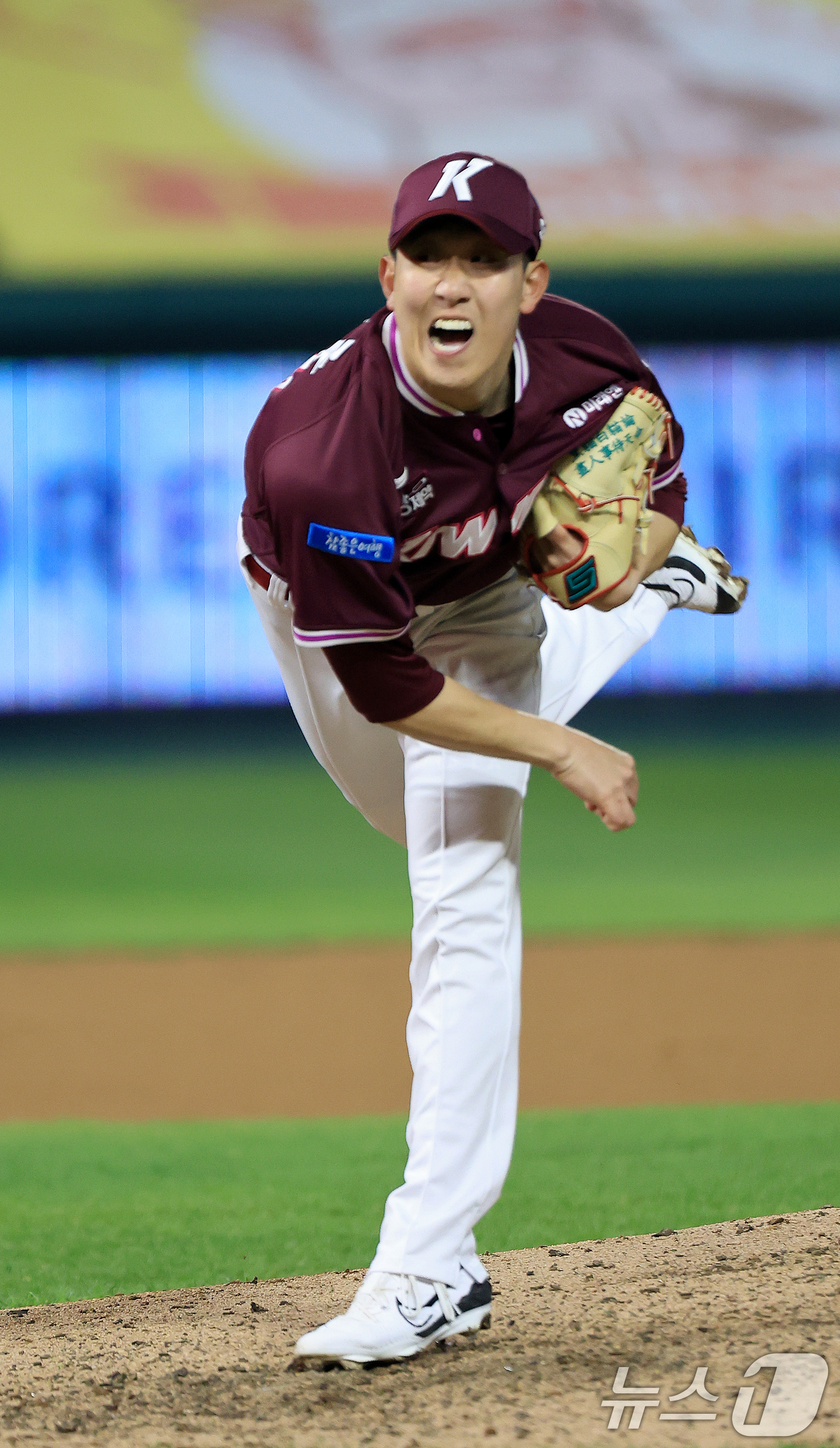 (인천=뉴스1) 이호윤 기자 = 1일 인천 미추홀구 문학야구장에서 열린 '2026 신한 SOL KBO리그' 키움 히어로즈와 SSG 랜더스의 경기, 키움 히어로즈 오석주가 9회말 등 …