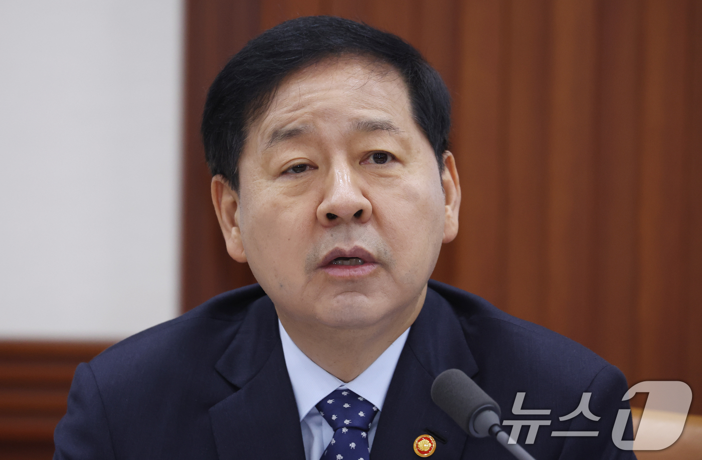 (서울=뉴스1) 김명섭 기자 = 구윤철 경제부총리 겸 재정경제부 장관이 10일 오전 서울 종로구 세종대로 정부서울청사에서 열린 비상경제본부회의 겸 경제관계장관회의에서 모두 발언을 …