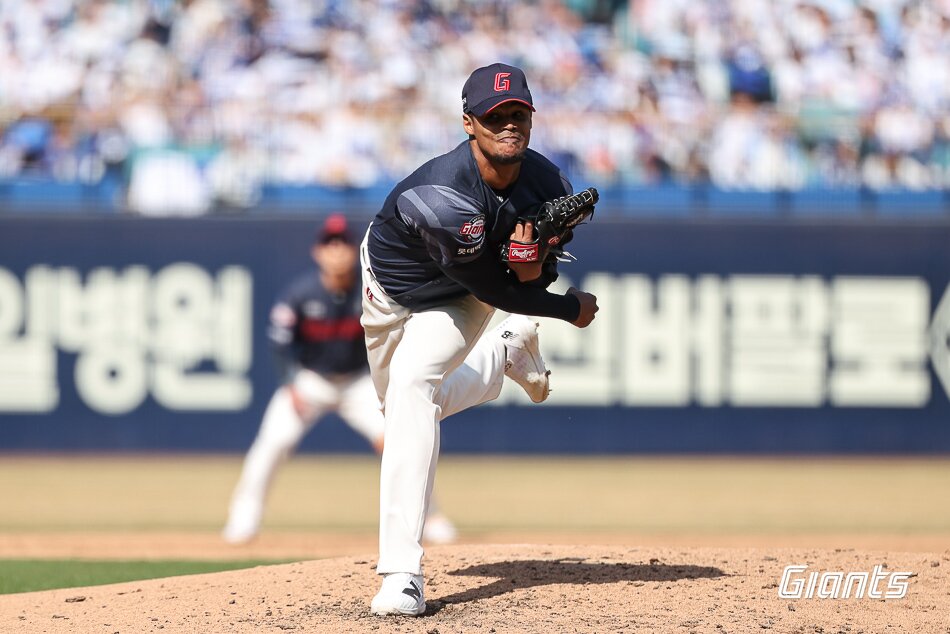 본문 이미지 - 롯데 자이언츠 외국인 투수 엘빈 로드리게스. (롯데 자이언츠 제공)