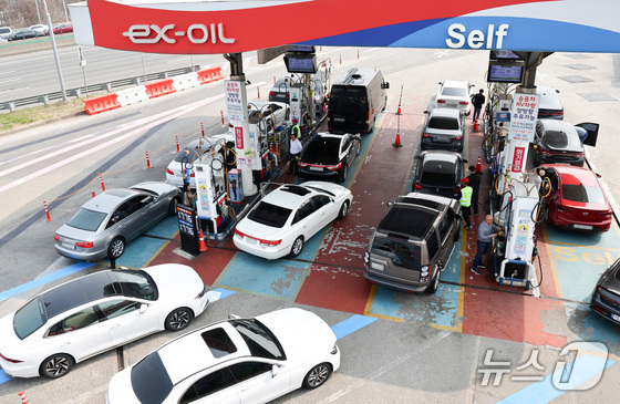 휘발유 서울 평균가 2020원 돌파…경유 전국 평균가 1980원 넘어