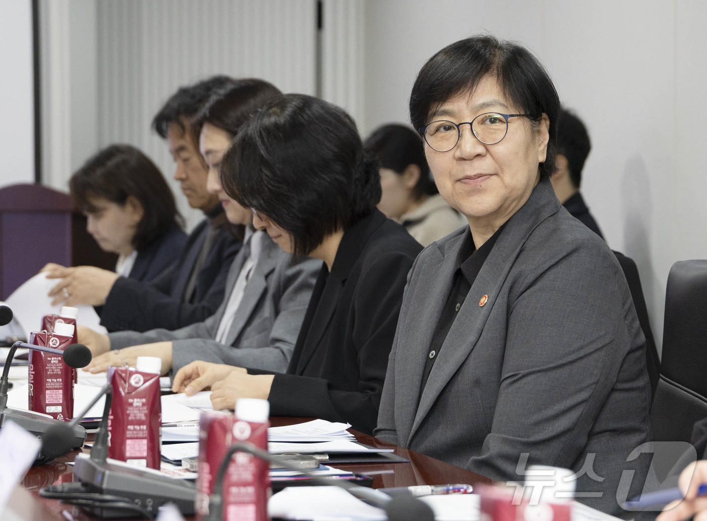(서울=뉴스1) = 정은경 보건복지부 장관이 지난 9일 오후 서울 중구 아동권리보장원 국제회의실에서 열린 제2차 입양정책위원회에 참석하고 있다. (보건복지부 제공. 재판매 및 DB …