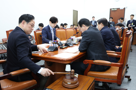 조세소위원회 개의하는 박수영