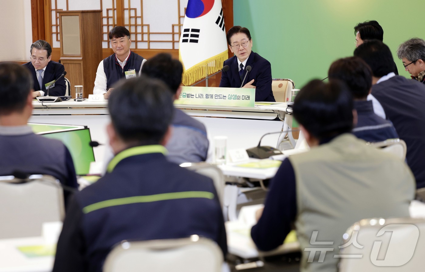 (서울=뉴스1) 이재명 기자 = 이재명 대통령이 10일 청와대에서 열린 전국민주노동조합총연맹 초청 간담회에서 발언하고 있다. 2026.4.10/뉴스1