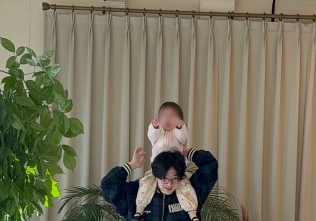 박유환 아빠였네, 딸 키우는 근황 깜짝…형 박유천도 "사랑해" [N샷]