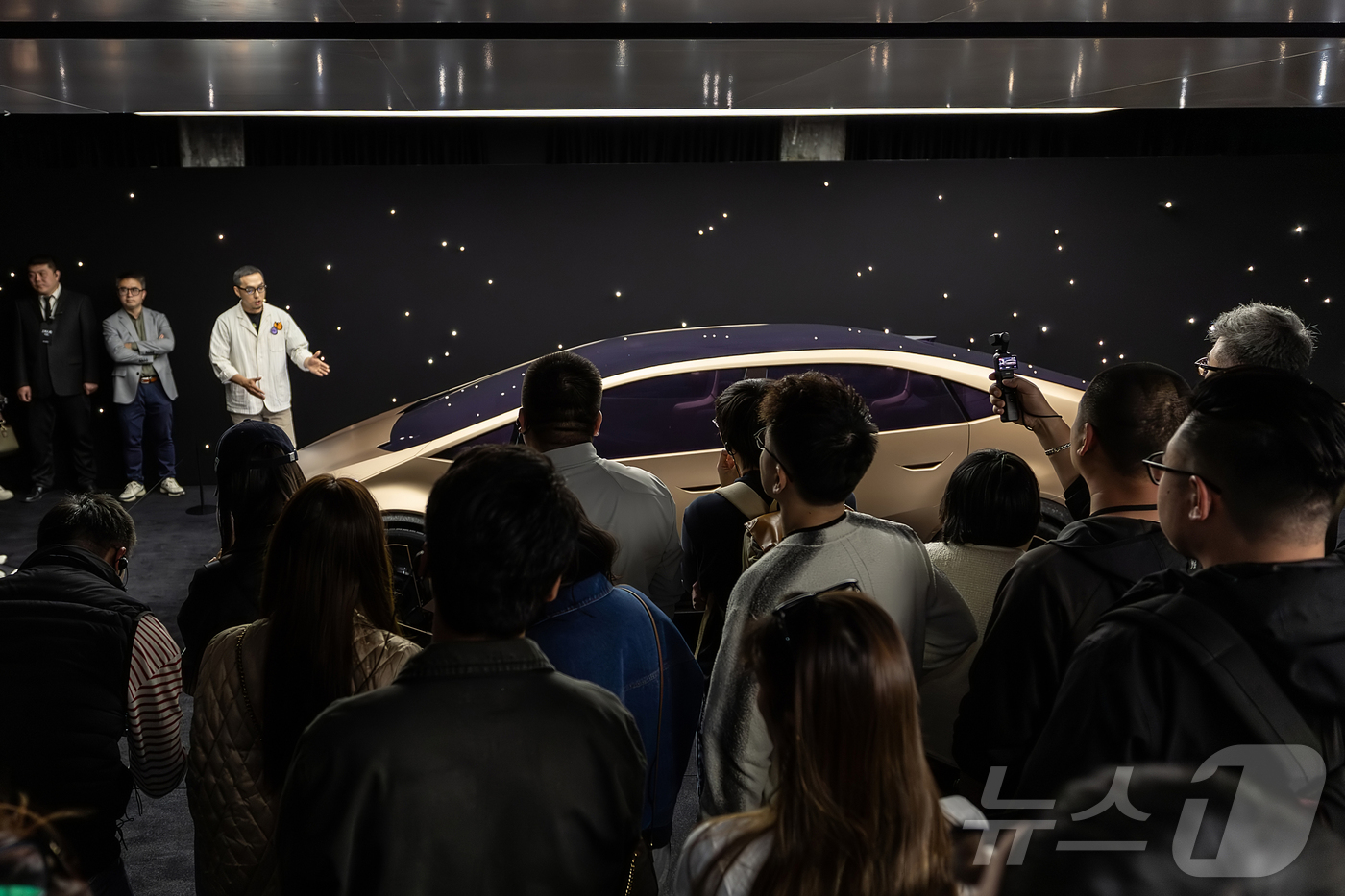 (서울=뉴스1) = 현대자동차는 지난 7일부터 10일까지 중국 현대 모터스튜디오 베이징에서 열린 '아이오닉 브랜드 론칭 행사'에서 아이오닉 브랜드의 중국 진출을 공식화하며 콘셉트카 …