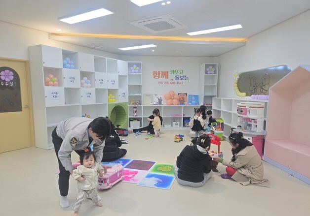 "첫째 100만원부터 다섯째 이상 400만원"…김해시 출산축하금 확대