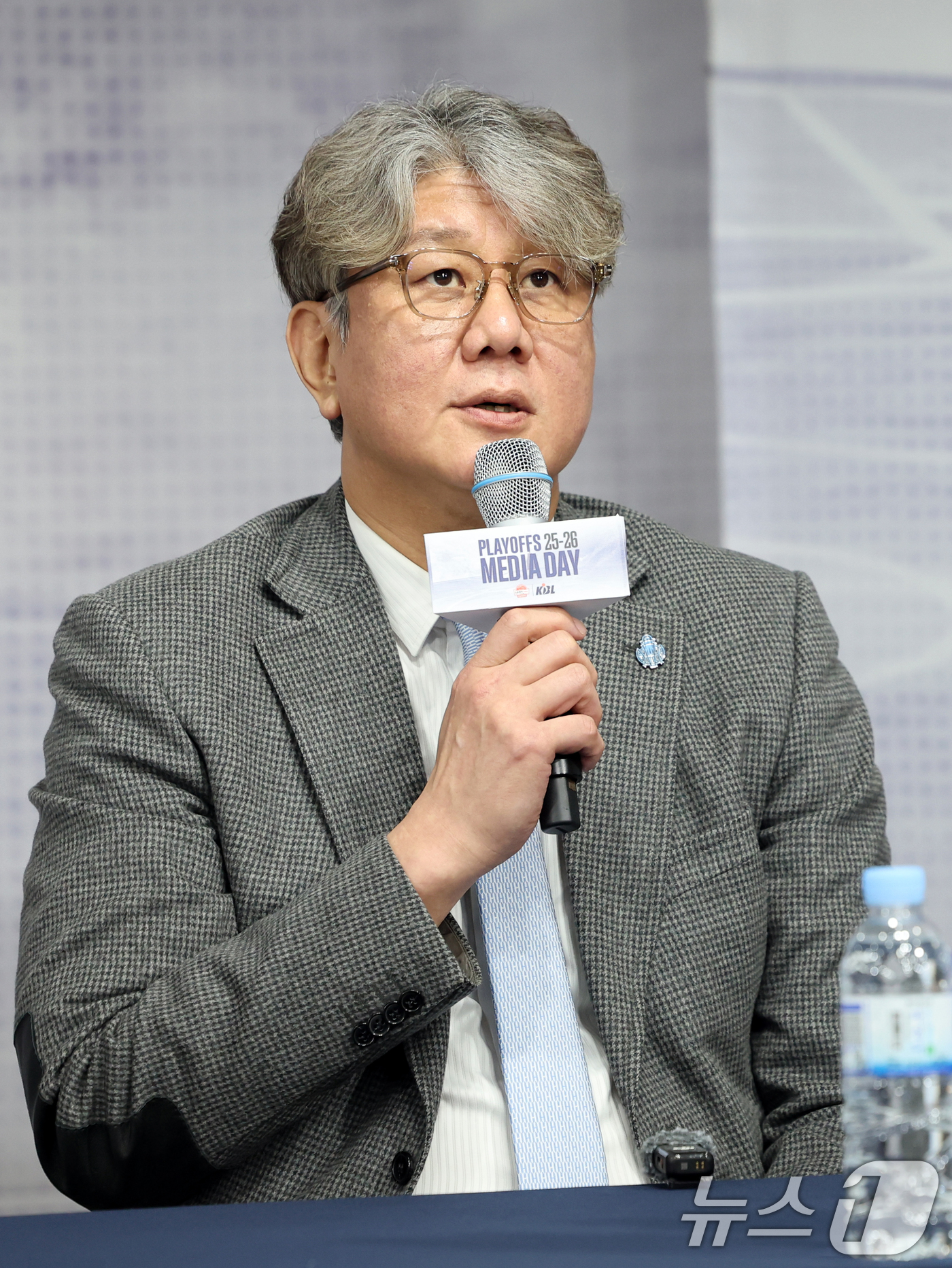 (서울=뉴스1) 황기선 기자 = 손창환 고양 소노 감독이 10일 서울 강남구 KBL센터에서 열린 '2025-2026 LG전자 프로농구 플레이오프 미디어데이'에서 포부를 밝히고 있다 …