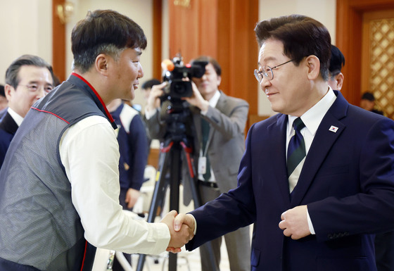 李대통령 "터놓고 대화하자"…민주노총에 경사노위 복귀 요청