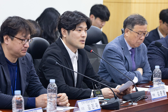 인사말하는 김준형 공정한플랫폼을위한사장협회 의장