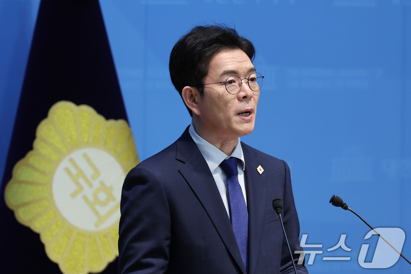 (서울=뉴스1) 신웅수 기자 = 6.3 지방선거 더불어민주당 서울시장 후보로 선출된 정원오 전 성동구청장이 10일 서울 여의도 국회 소통관에서 기자회견을 하고 있다. 2026.4. …