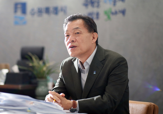 경기남부청, 수원시장 선거법 수사…민주당 경기도당 압수수색(종합)