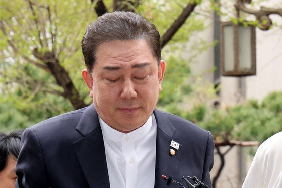 경찰 조사 출석하는 김병기