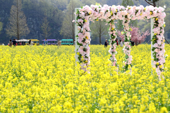 [오늘의 날씨] 부산·경남(15일, 수)…흐리다 맑아져, 일교차 주의