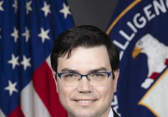 CIA, 첩보원 수집 정보 분석에 AI 도입…"AI 역할 더 커질 것"