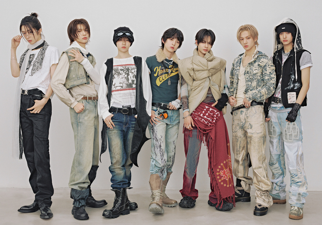 네이즈, 데뷔앨범 콘셉트 포토만 129장…파격적인 프로모션