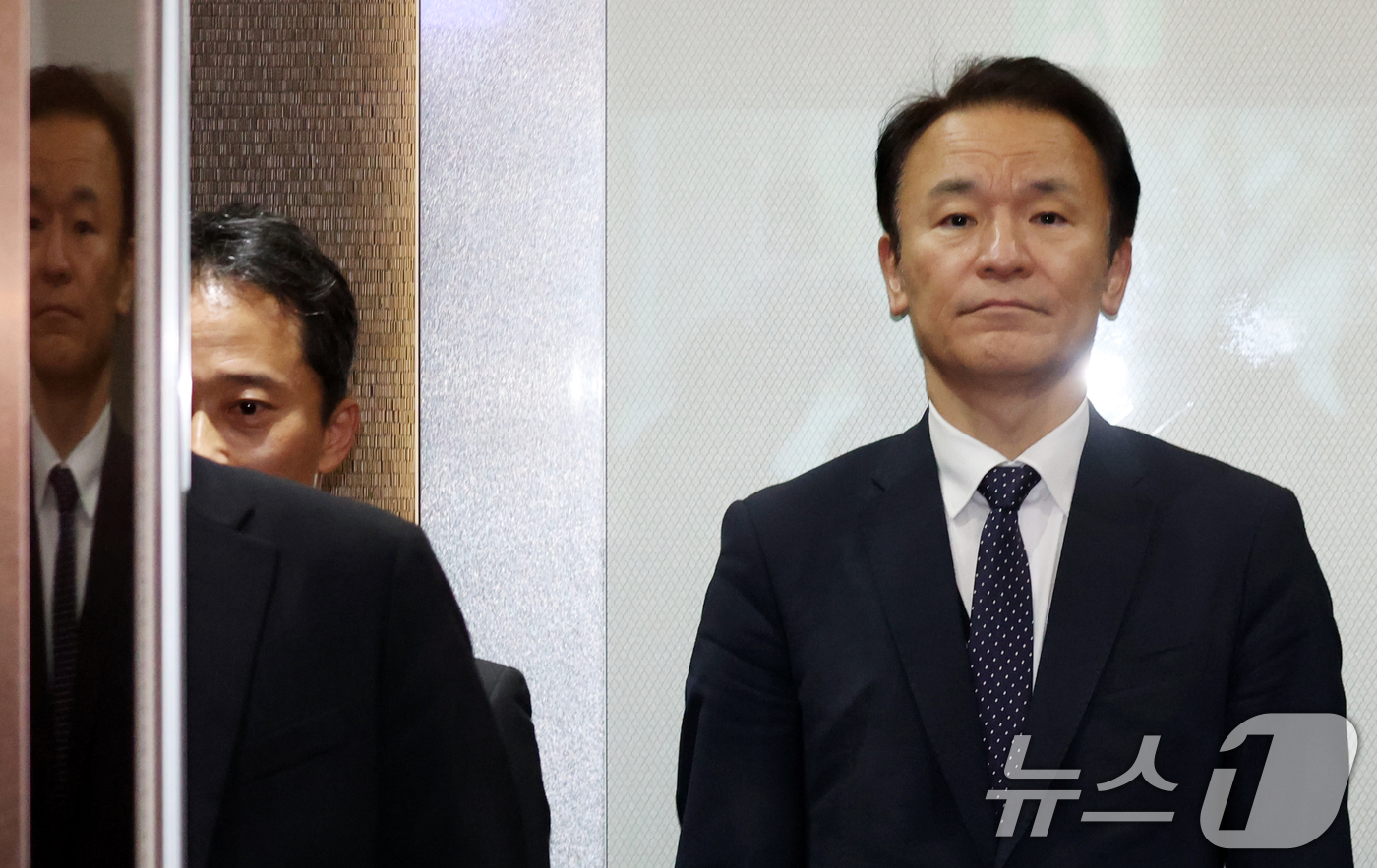 (서울=뉴스1) 김명섭 기자 = 마츠오 히로타카 주한일본대사관 총괄공사가 10일 오후 서울 종로구 정부서출청사 별관 외교부로 초치되고 있다. 일본이 이날 공개한 2026년판 외교청 …