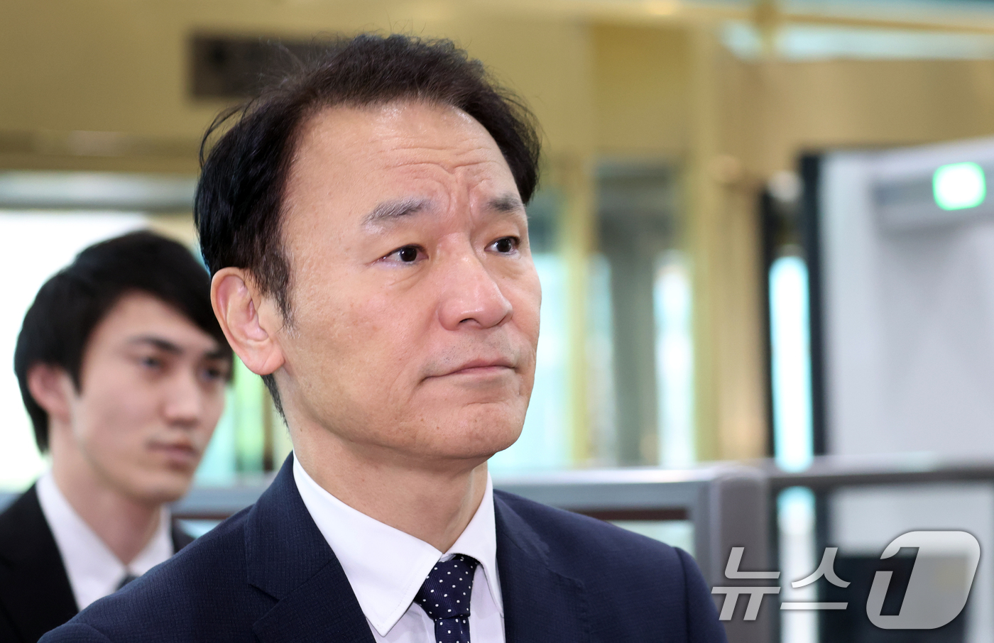 (서울=뉴스1) 김명섭 기자 = 마츠오 히로타카 주한일본대사관 총괄공사가 10일 오후 서울 종로구 정부서출청사 별관 외교부로 초치되고 있다. 일본이 이날 공개한 2026년판 외교청 …