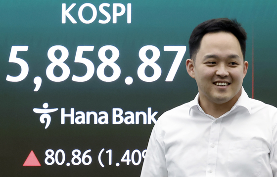 1.4% 상승해 5800선 회복한 코스피