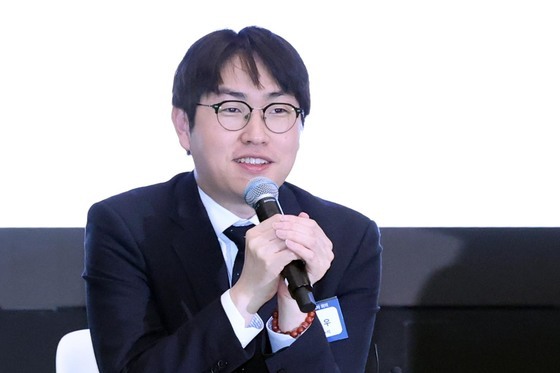 與 '부산 하정우' 빌드업…조국도 "나오면 충분히 이길 것"