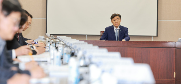 김관영 전북지사 "도정 운영 고삐"…실행력 있는 행정 주문