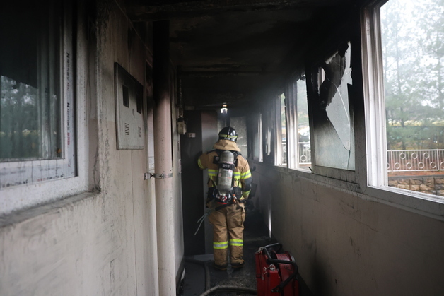 제천 하소동 아파트서 화재…1명 연기흡입, 80여명 대피
