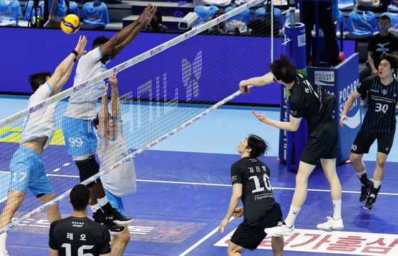 허수봉 '허를 찌른다'