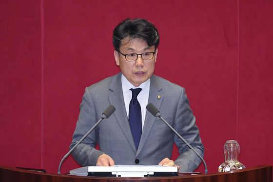 추경안 심사 보고하는 진성준