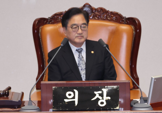 추경안 심사 보고하는 진성준 예결위원장