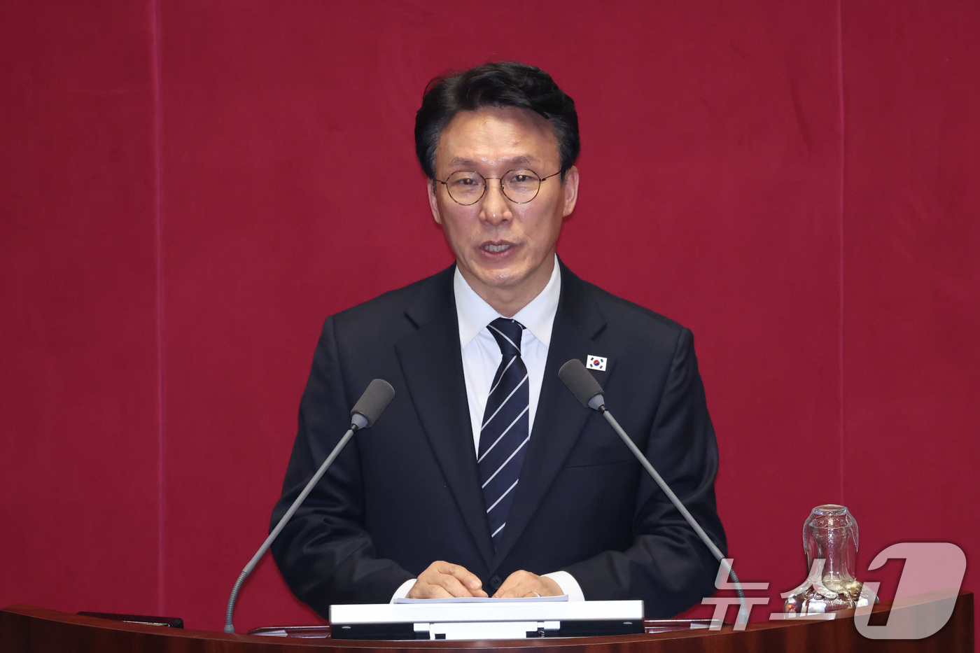 (서울=뉴스1) 신웅수 기자 = 김민석 국무총리가 10일 서울 여의도 국회에서 열린 제434회국회(임시회) 3차 본회의에서 2026년도 제1회 추가경정예산안(정부) 가결에 대한 정 …