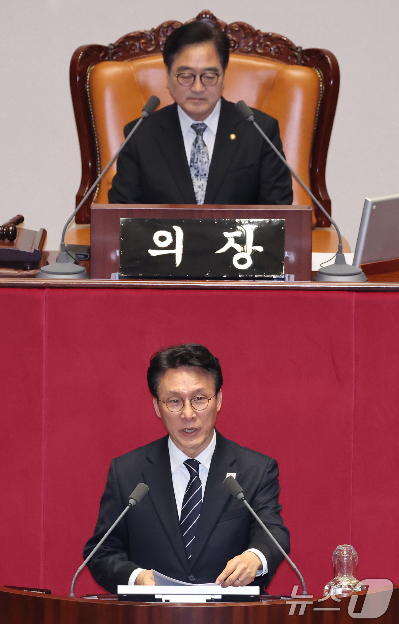 (서울=뉴스1) 신웅수 기자 = 김민석 국무총리가 10일 서울 여의도 국회에서 열린 제434회국회(임시회) 3차 본회의에서 2026년도 제1회 추가경정예산안(정부) 가결에 대한 정 …