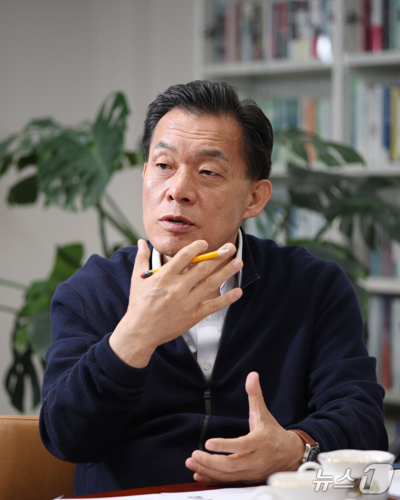 본문 이미지 - 이재준 경기 수원시장이 10일 경기 수원시 팔달구 수원시청 집무실에서 뉴스1과 인터뷰를 하고 있다. 2026.4.10/뉴스1 ⓒ 뉴스1 김영운 기자