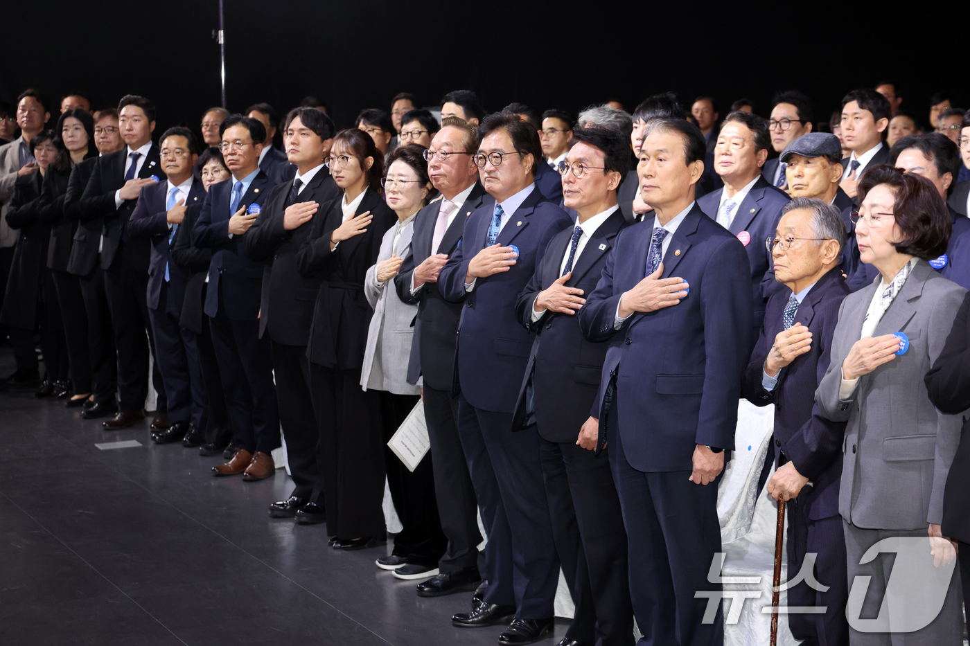 (서울=뉴스1) 황기선 기자 = 김민석 국무총리와 우원식 국회의장이 11일 오전 서울 서대문구 국립대한민국임시정부기념관에서 열린 '제107주년 대한민국임시정부수립 기념식'에서 참석 …