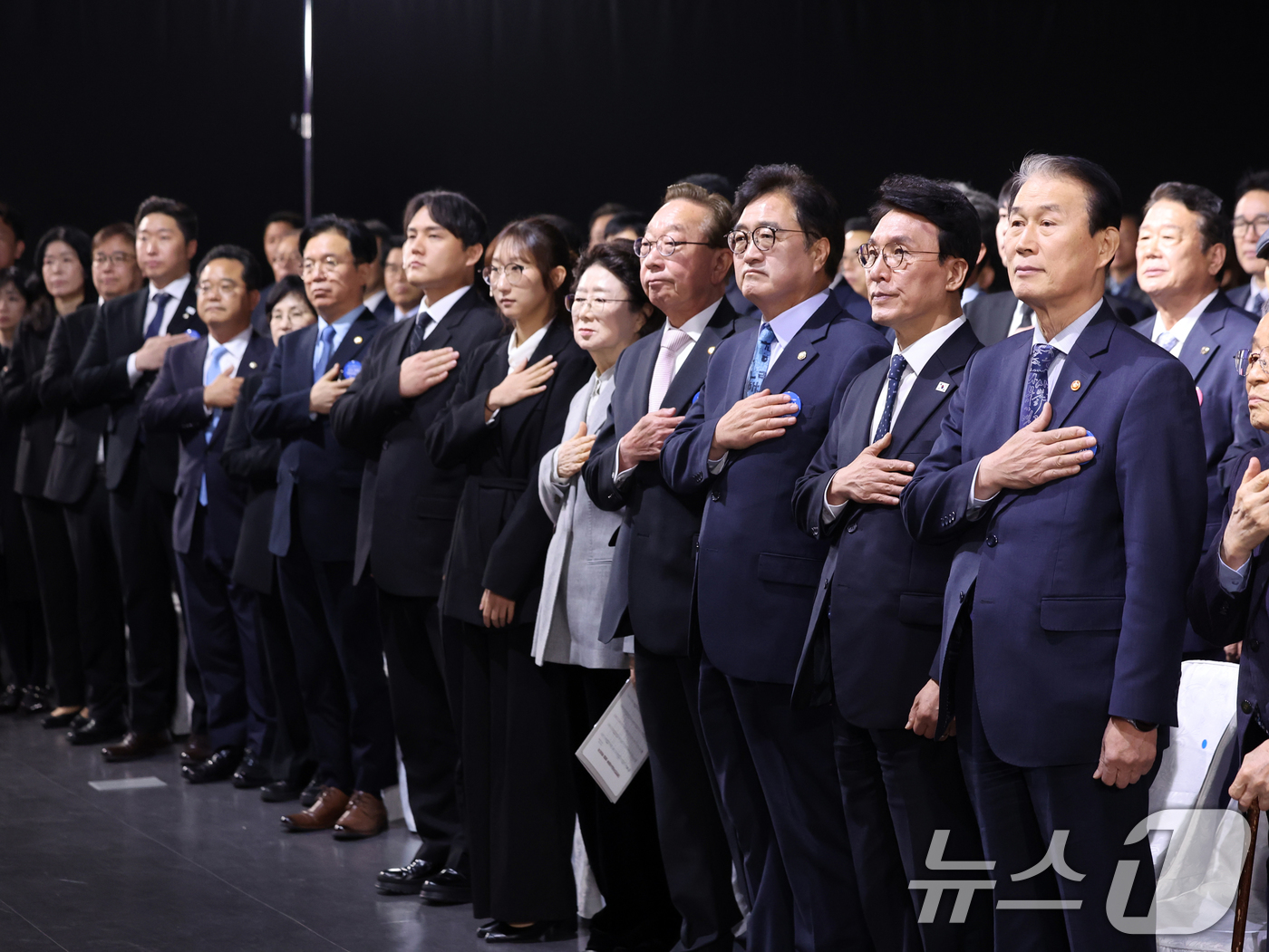 (서울=뉴스1) 황기선 기자 = 김민석 국무총리와 우원식 국회의장이 11일 오전 서울 서대문구 국립대한민국임시정부기념관에서 열린 '제107주년 대한민국임시정부수립 기념식'에서 참석 …