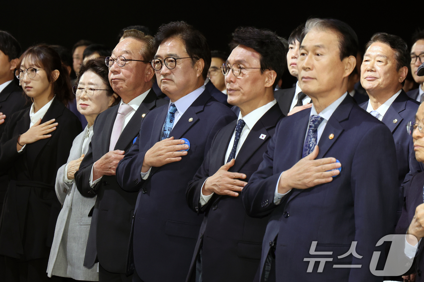 (서울=뉴스1) 황기선 기자 = 김민석 국무총리와 우원식 국회의장이 11일 오전 서울 서대문구 국립대한민국임시정부기념관에서 열린 '제107주년 대한민국임시정부수립 기념식'에서 참석 …