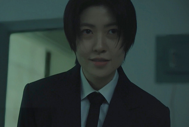 '건물주' 관망하던 '맑눈광' 심은경, 섬뜩 미소…광기의 액션