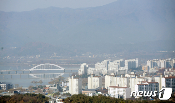 [오늘의 날씨] 강원(12일, 일)…구름 많고 내륙 중심 큰 일교차