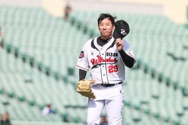 '만 43세' 고효준, 퓨처스리그서 구원승…최고령 승리 기록
