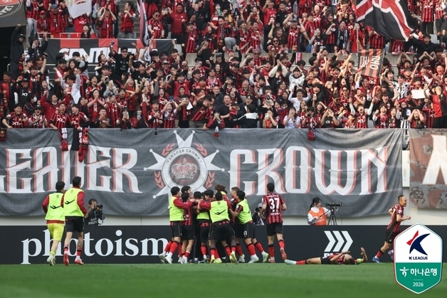 '클리말라 결승골' 서울, 9년 만에 안방서 전북 꺾고 선두 질주(종합)